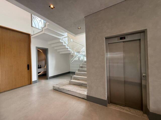 #695 - Casa para Venda em Santana de Parnaíba - SP