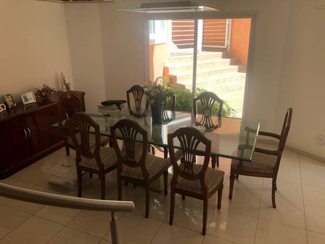 #704 - Casa para Venda em Barueri - SP