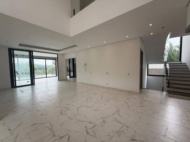 #733 - Casa para Venda em Santana de Parnaíba - SP