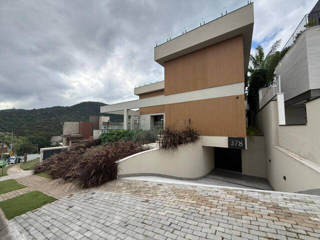 #735 - Casa para Venda em Santana de Parnaíba - SP