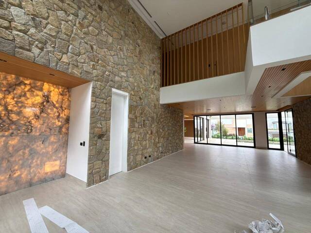 #735 - Casa para Venda em Santana de Parnaíba - SP