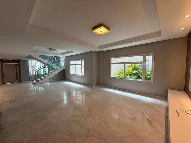 Casa para Venda em Santana de Parnaíba - 5