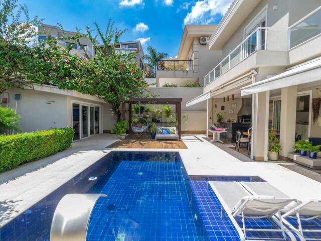 #756 - Casa para Venda em Santana de Parnaíba - SP