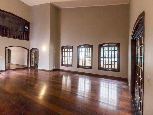 #758 - Casa para Venda em Santana de Parnaíba - SP