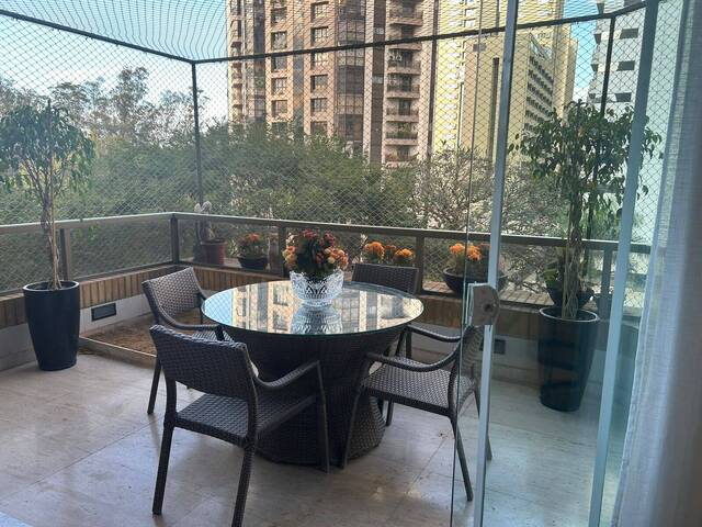 #766 - Apartamento para Venda em Barueri - SP