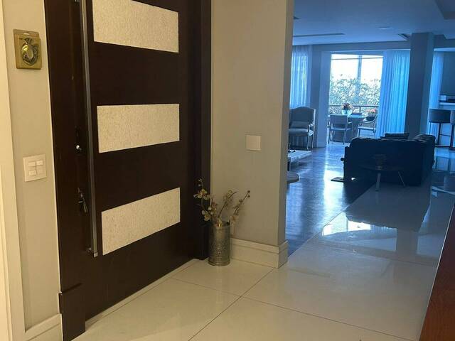 #766 - Apartamento para Venda em Barueri - SP