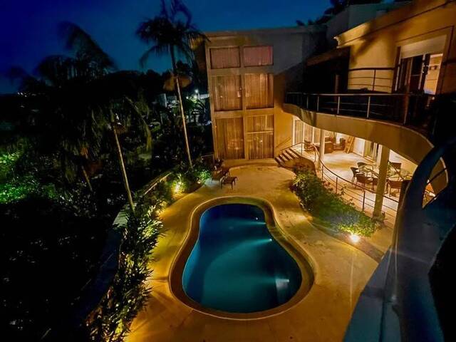 Casa para Venda em Santana de Parnaíba - 1