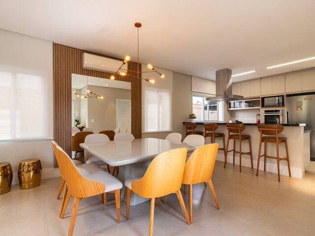 Casa para Venda em Santana de Parnaíba - 2
