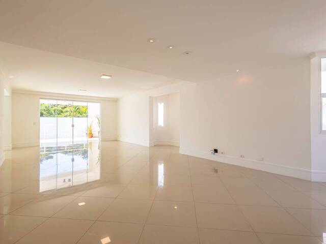 Casa para Locação em Santana de Parnaíba - 2