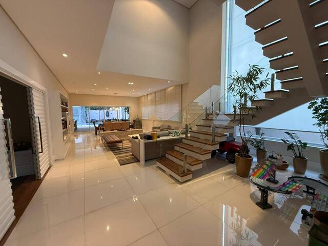 Casa para Venda em Santana de Parnaíba - 1