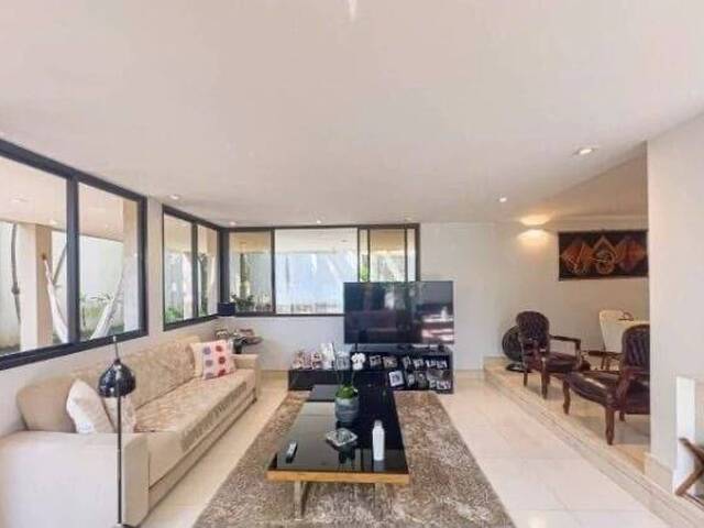 Casa para Venda em Santana de Parnaíba - 3