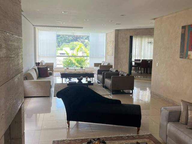 Casa para Venda em Santana de Parnaíba - 2