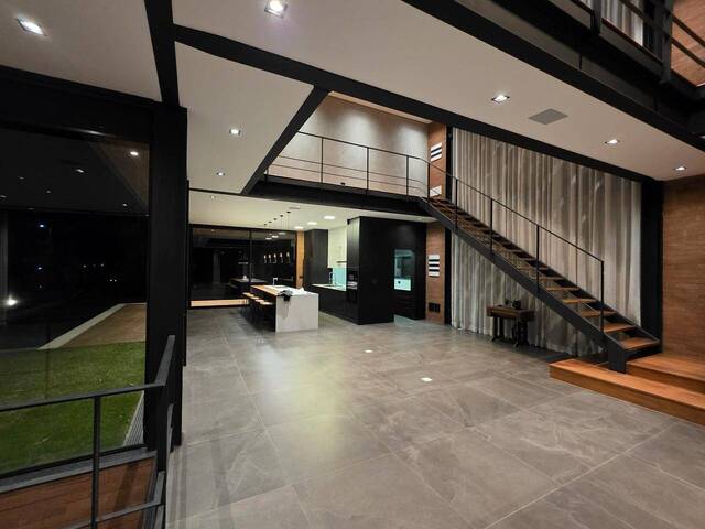 Casa para Venda em Santana de Parnaíba - 4