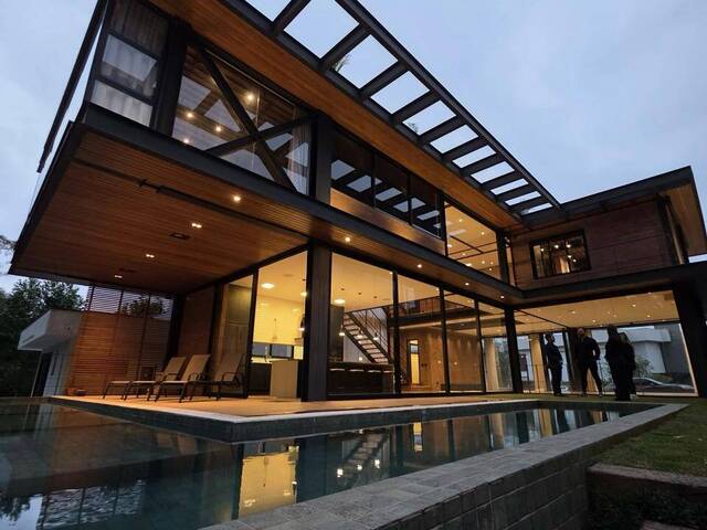 Casa para Venda em Santana de Parnaíba - 3