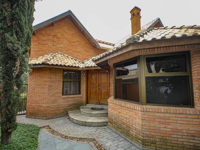 Casa para Venda em Santana de Parnaíba - 2
