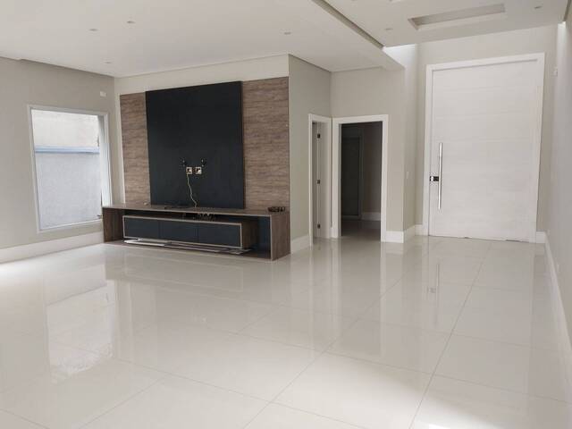 Casa para Venda em Santana de Parnaíba - 4