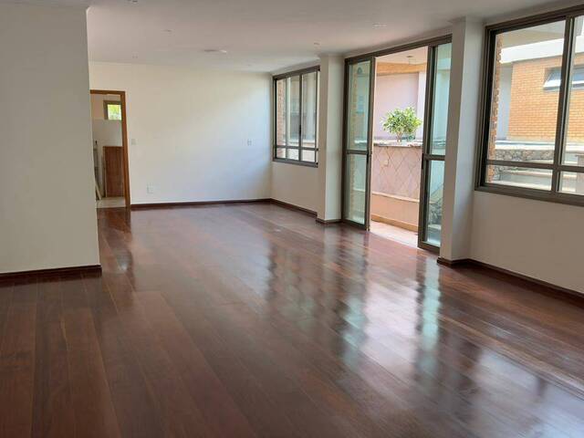 Casa para Venda em Santana de Parnaíba - 4